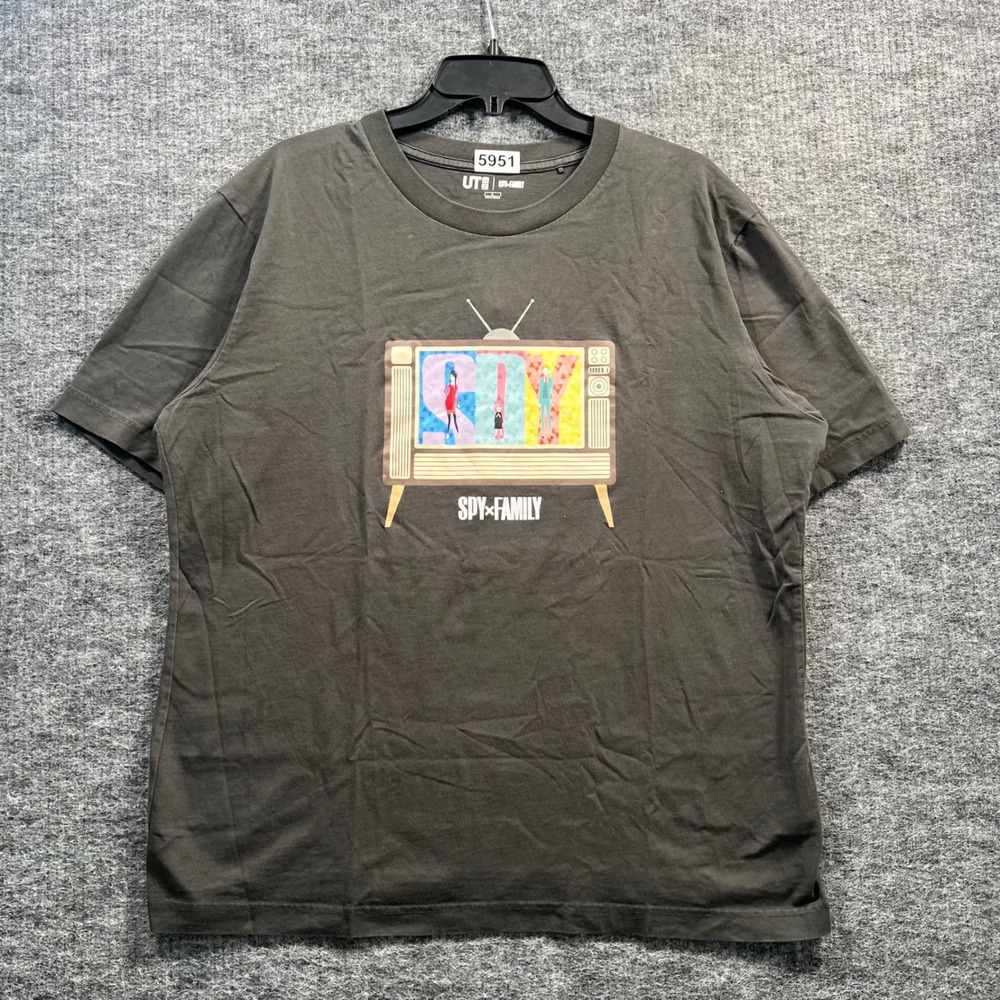 Uniqlo UT Spy x Family Anime Graphic T-Shirt Charcoal Grey Large